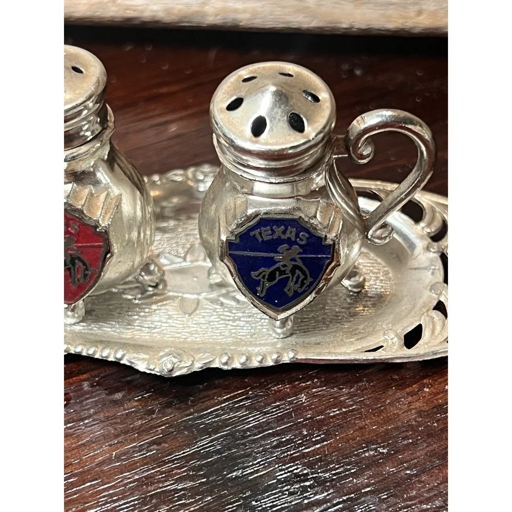 Vintage Metal Salt And Pepper Shakers Souvenir Texas with Tray‎ Japan Elegant